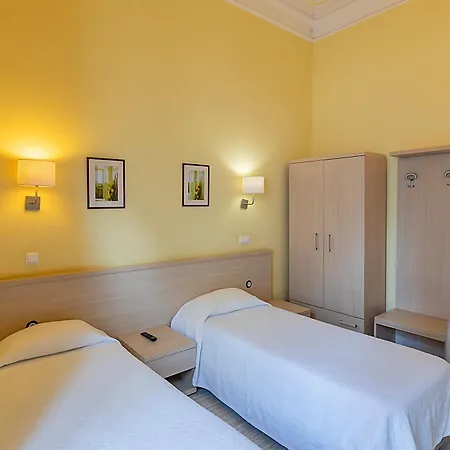 Local Primavera Hotel 2*