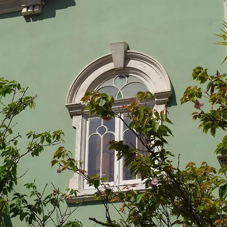 Local Primavera Hotel 2*